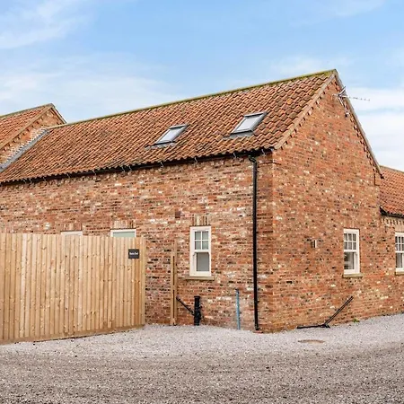 Unique Luxury Barn With Private Wood-fired Hot Tub * Selby