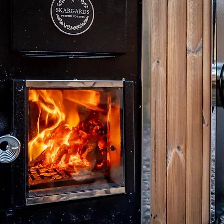 Unique Luxury Barn With Private Wood-fired Hot Tub Selby