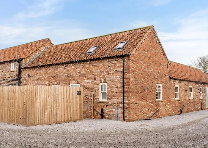 Unique Luxury Barn With Private Wood-fired Hot Tub * Selby