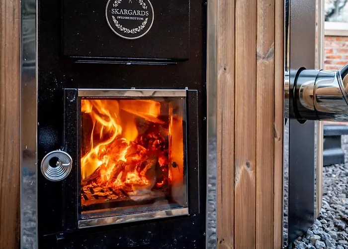 Unique Luxury Barn With Private Wood-fired Hot Tub Selby