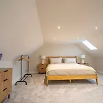 Apartamento Unique Luxury Barn With Private Wood-fired Hot Tub *